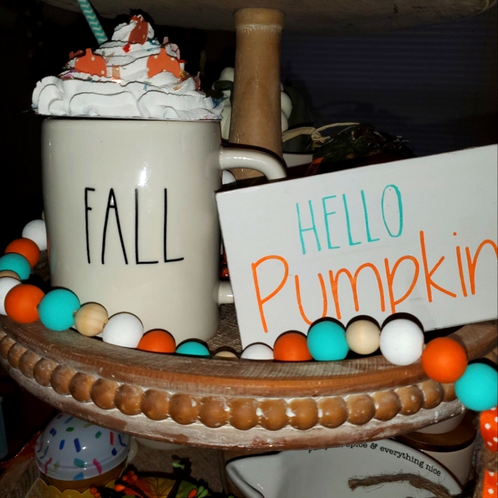 Mini Hello Pumpkin Sign - Picture 2 of 4